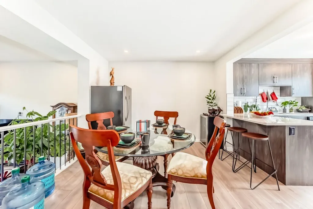 206 Cranbrook Square SE Calgary AB T3M3E3