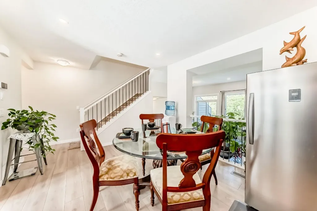 206 Cranbrook Square SE Calgary AB T3M3E3