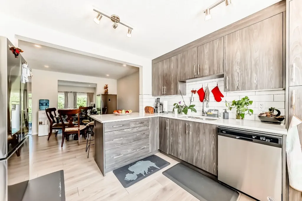 206 Cranbrook Square SE Calgary AB T3M3E3