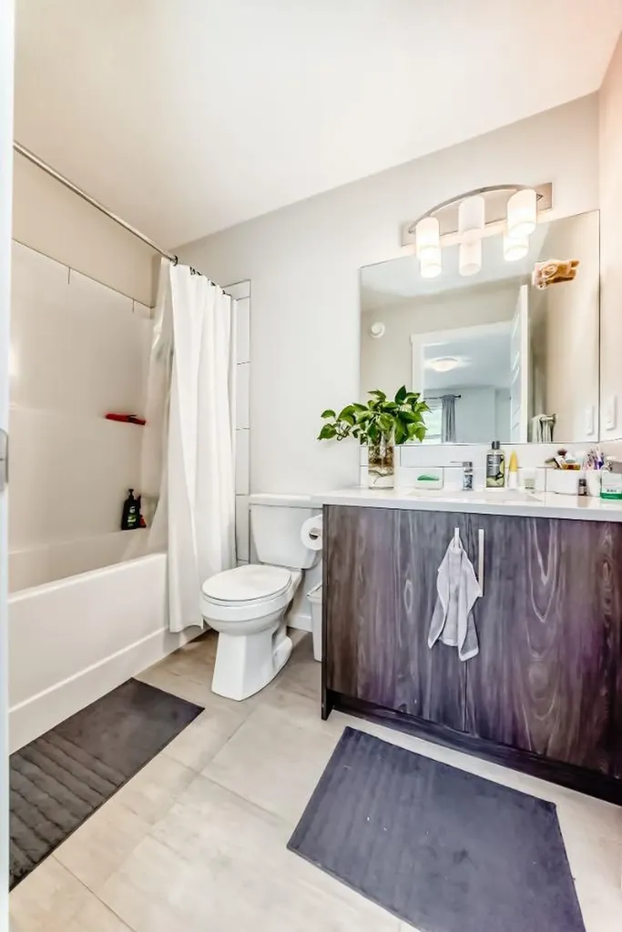 206 Cranbrook Square SE Calgary AB T3M3E3