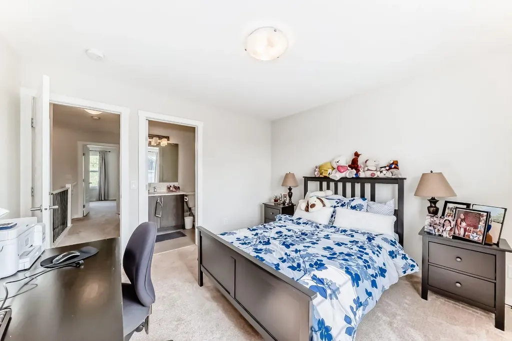 206 Cranbrook Square SE Calgary AB T3M3E3