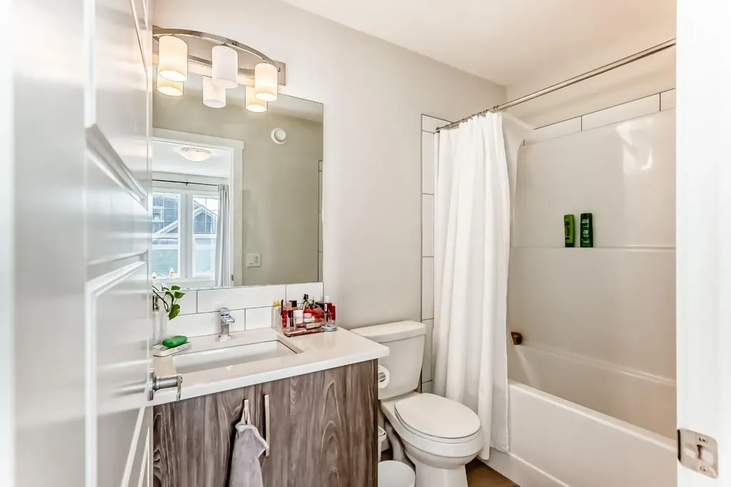 206 Cranbrook Square SE Calgary AB T3M3E3