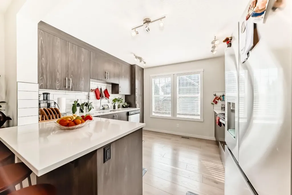 206 Cranbrook Square SE Calgary AB T3M3E3