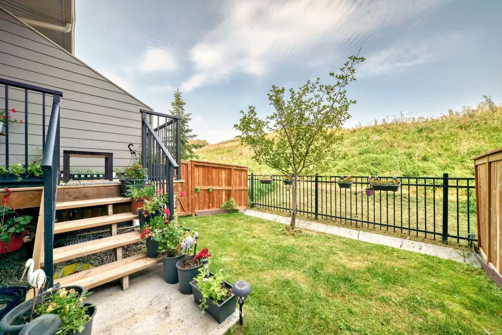 206 Cranbrook Square SE Calgary AB T3M3E3