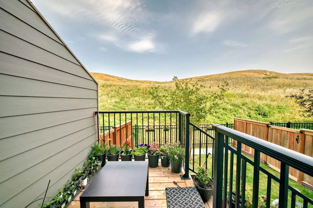 206 Cranbrook Square SE Calgary AB T3M3E3