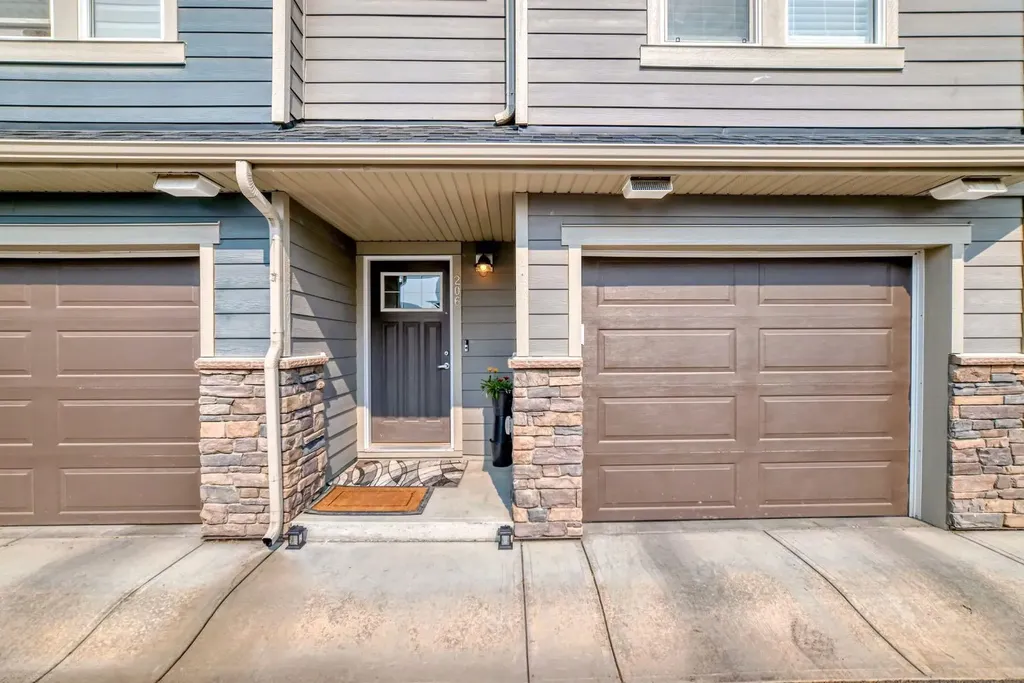206 Cranbrook Square SE Calgary AB T3M3E3