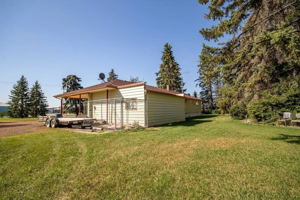 262022 Highway 27 Rural Kneehill County AB T0M 2B0