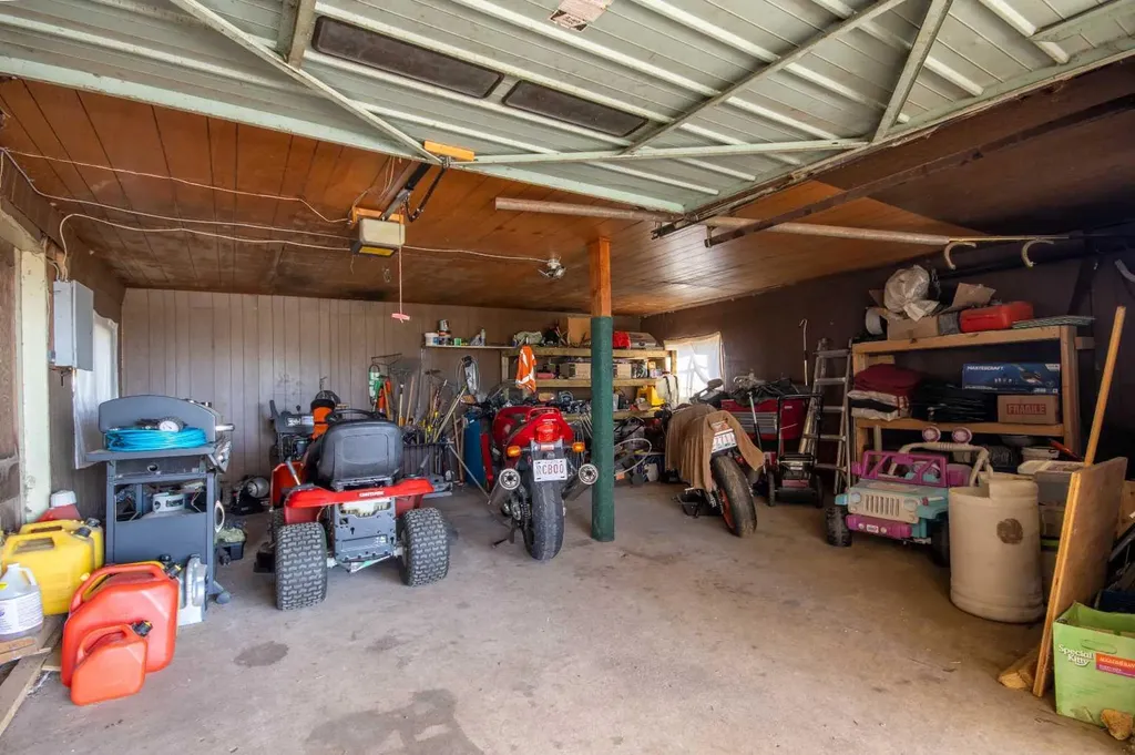 262022 Highway 27 Rural Kneehill County AB T0M 2B0
