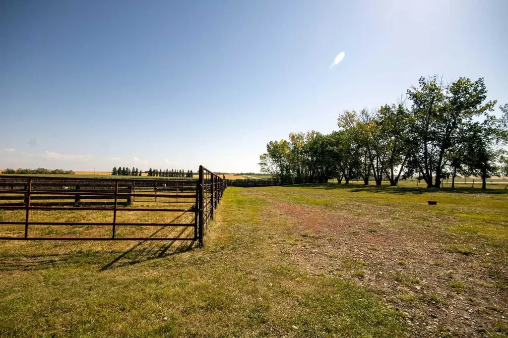 262022 Highway 27 Rural Kneehill County AB T0M 2B0