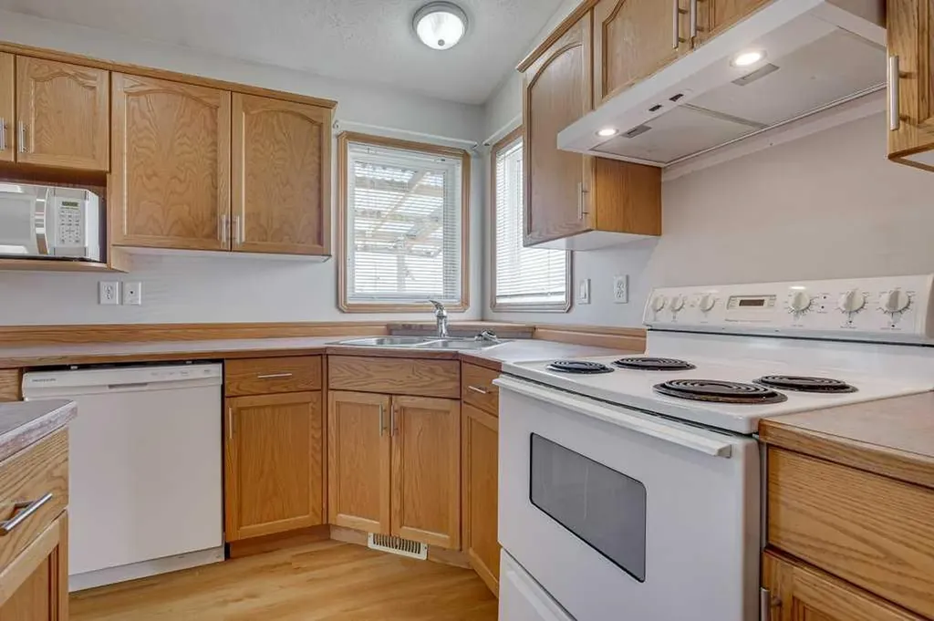 68 Herder Drive Sylvan Lake AB T4S1X8