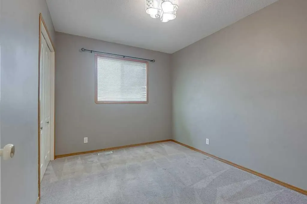 68 Herder Drive Sylvan Lake AB T4S1X8