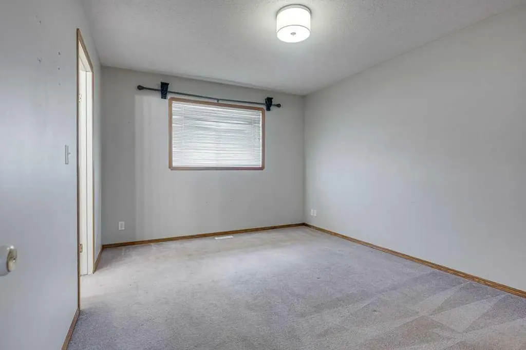 68 Herder Drive Sylvan Lake AB T4S1X8