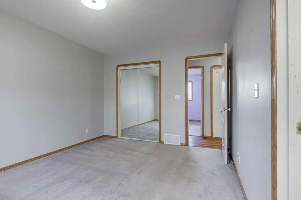 68 Herder Drive Sylvan Lake AB T4S1X8