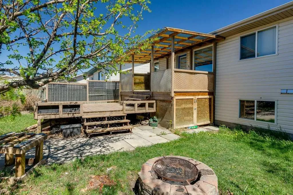 68 Herder Drive Sylvan Lake AB T4S1X8