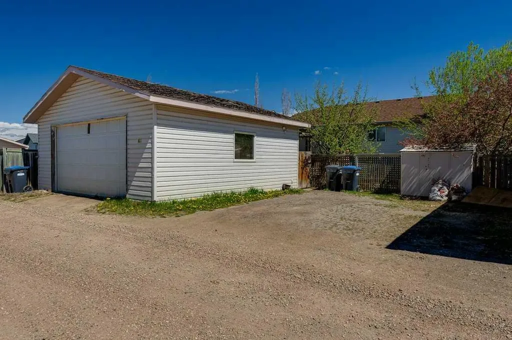 68 Herder Drive Sylvan Lake AB T4S1X8