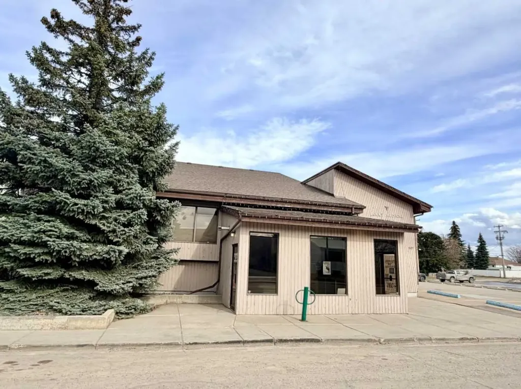 5127 49 Street Rocky Mountain House AB T4T 1B8
