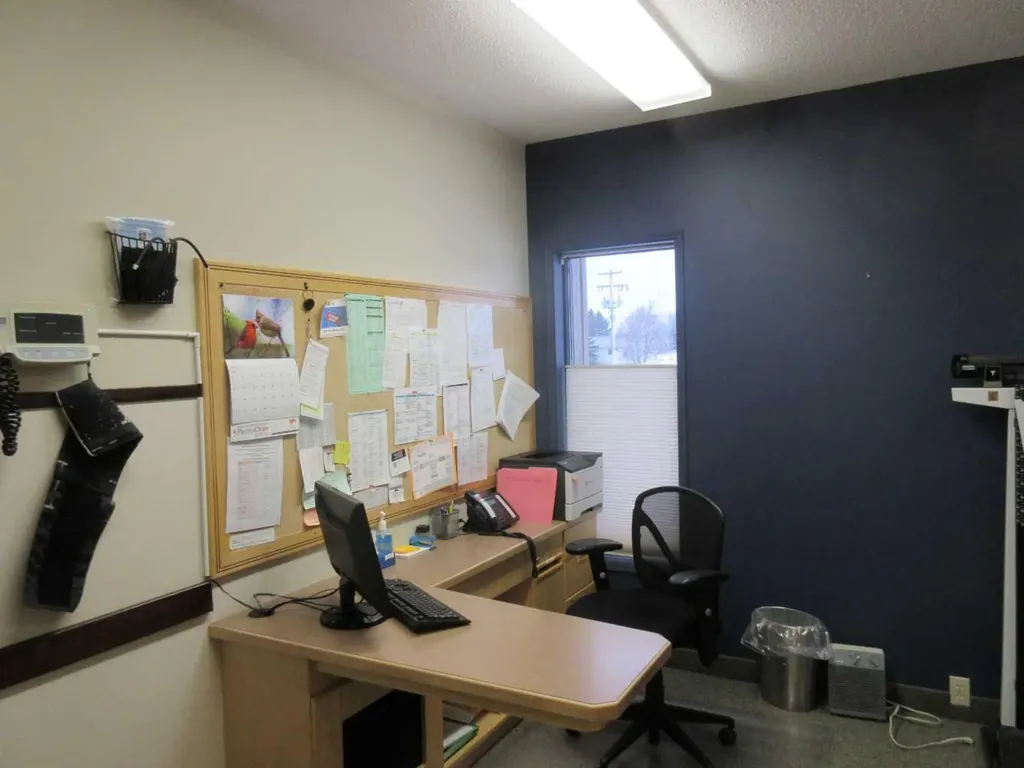 5127 49 Street Rocky Mountain House AB T4T 1B8