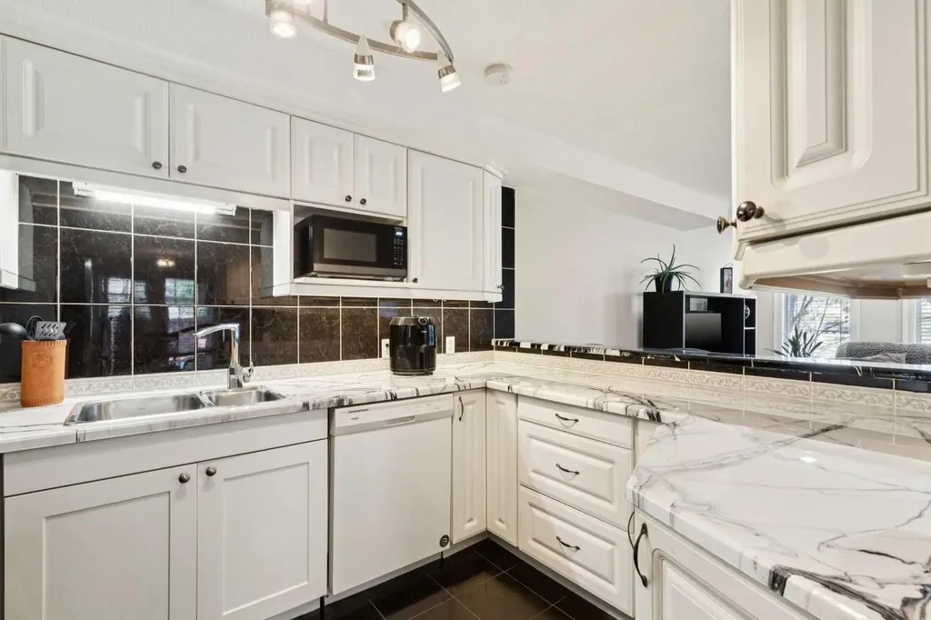 37 Ranch Glen Drive NW Calgary AB T3G 1T2