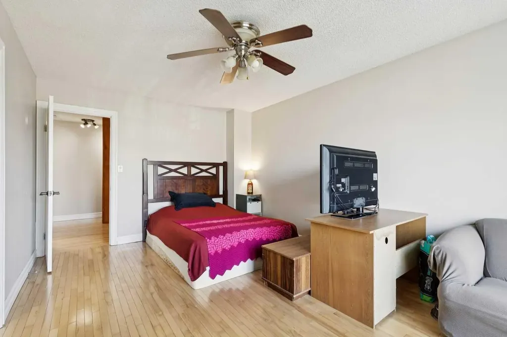 37 Ranch Glen Drive NW Calgary AB T3G 1T2