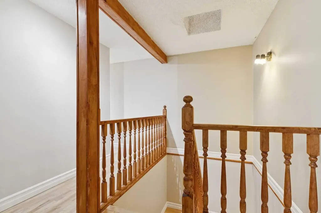 37 Ranch Glen Drive NW Calgary AB T3G 1T2
