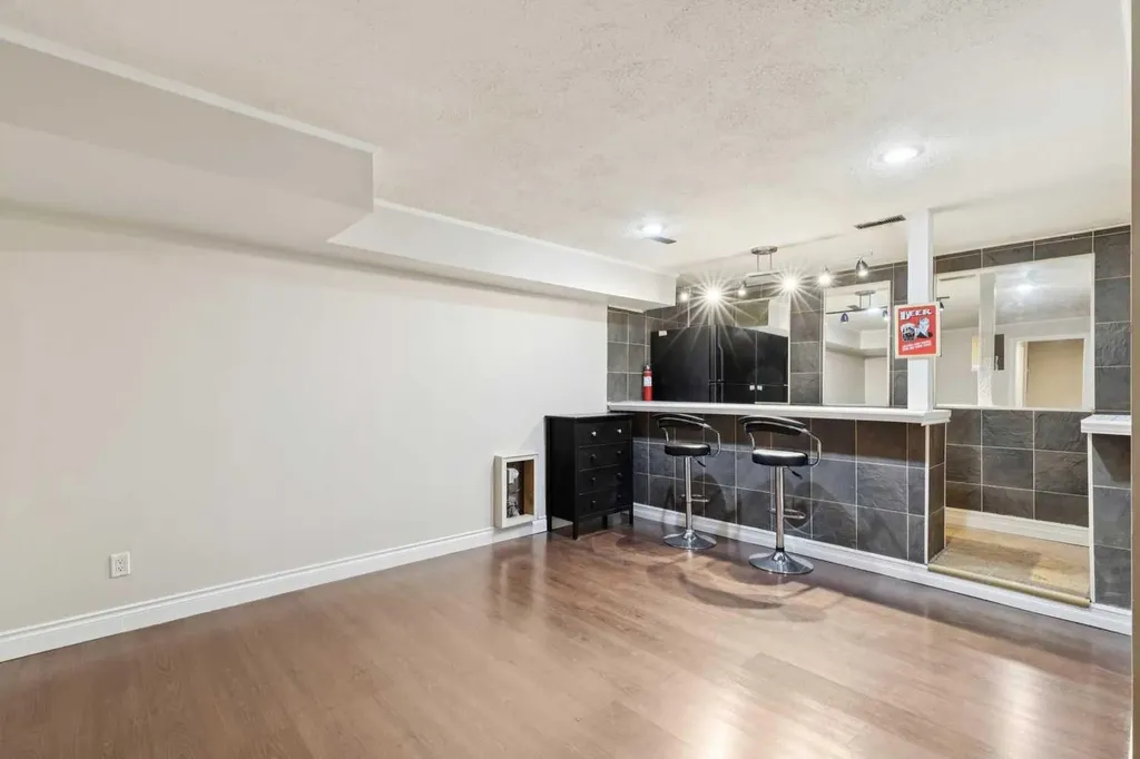 37 Ranch Glen Drive NW Calgary AB T3G 1T2