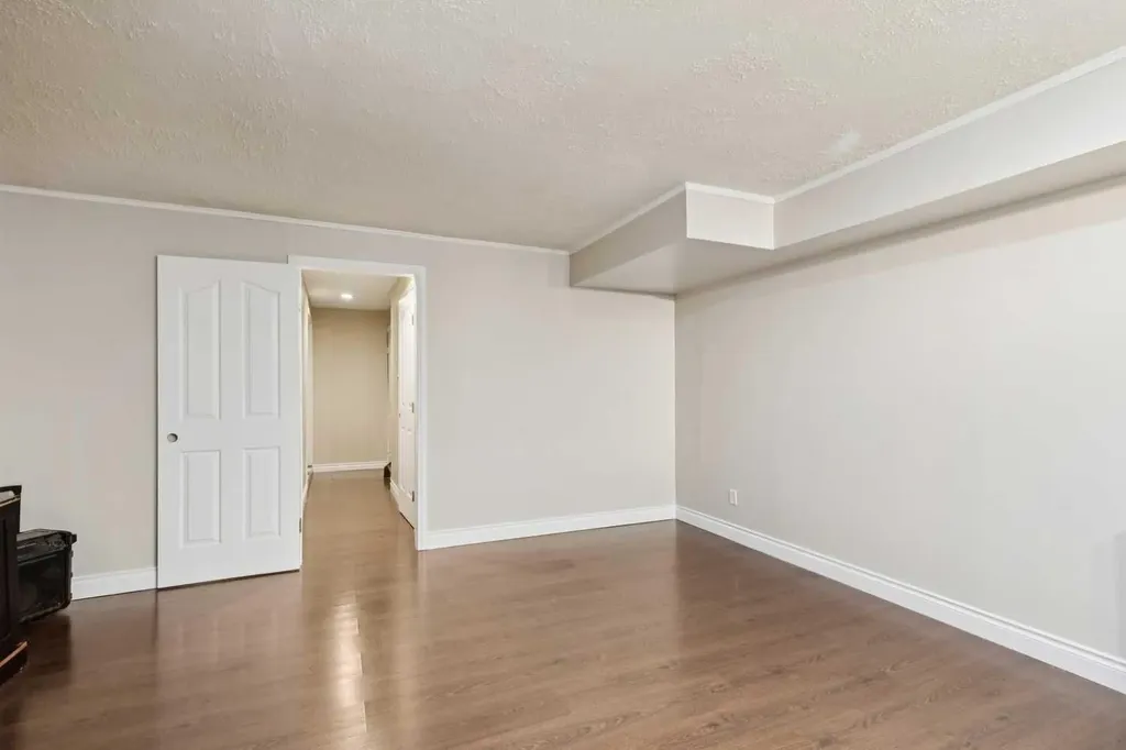 37 Ranch Glen Drive NW Calgary AB T3G 1T2
