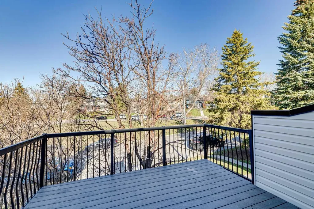 37 Ranch Glen Drive NW Calgary AB T3G 1T2