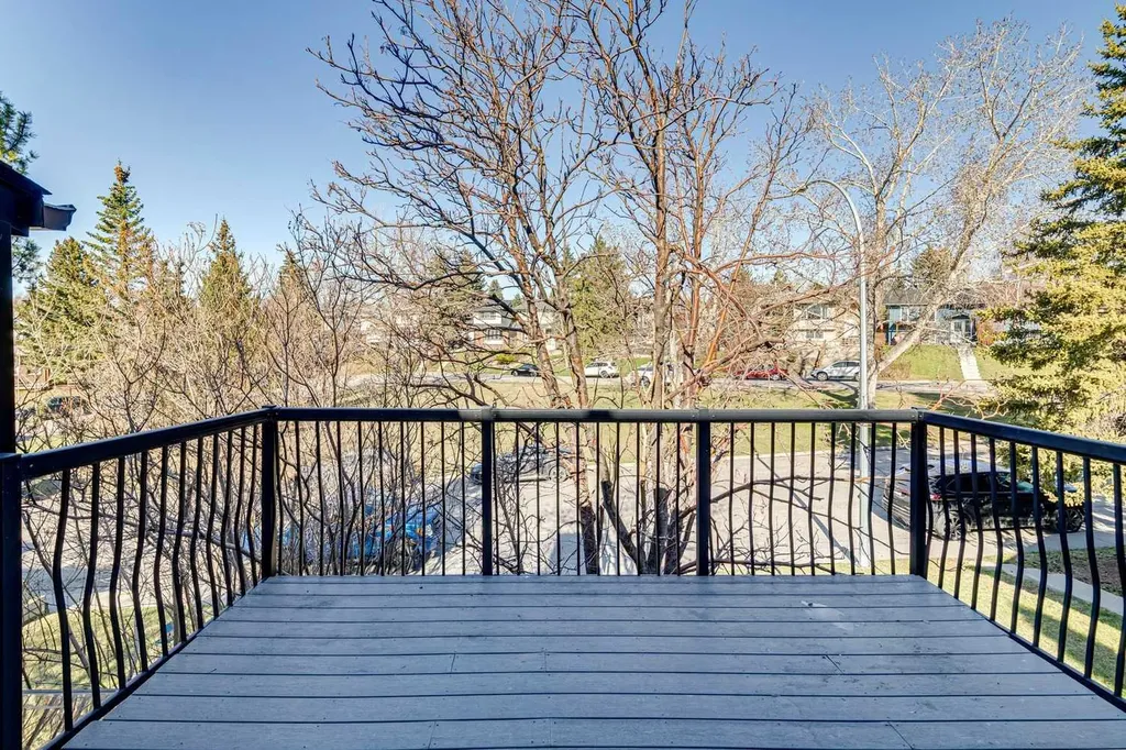 37 Ranch Glen Drive NW Calgary AB T3G 1T2