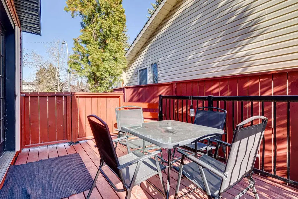 37 Ranch Glen Drive NW Calgary AB T3G 1T2