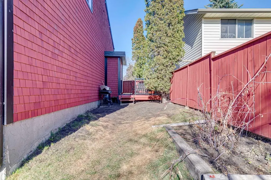 37 Ranch Glen Drive NW Calgary AB T3G 1T2