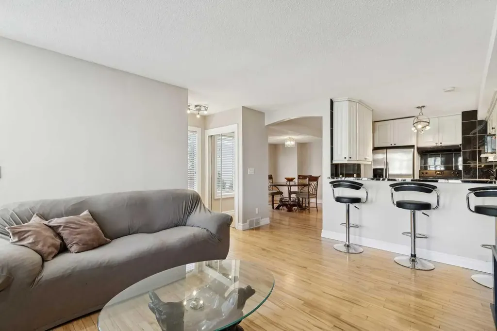 37 Ranch Glen Drive NW Calgary AB T3G 1T2