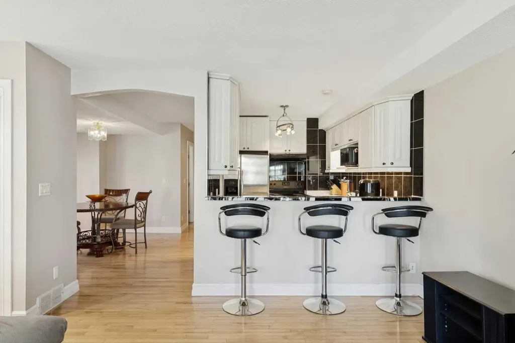 37 Ranch Glen Drive NW Calgary AB T3G 1T2
