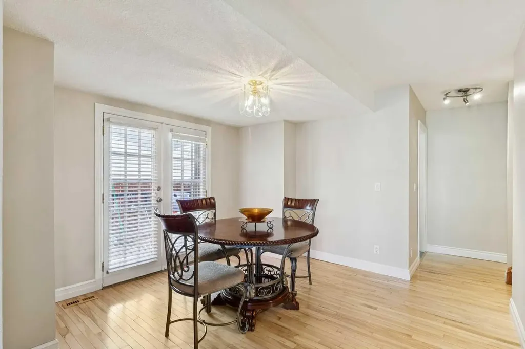 37 Ranch Glen Drive NW Calgary AB T3G 1T2