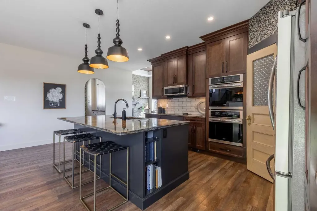 648 Sixmile Crescent S Lethbridge AB T1K 8G4