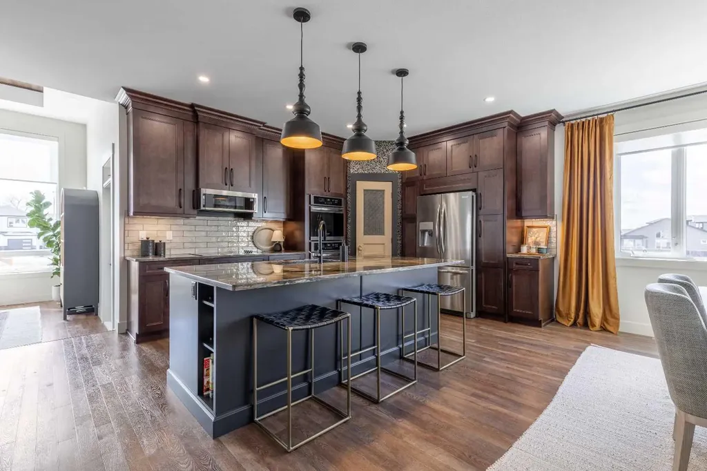 648 Sixmile Crescent S Lethbridge AB T1K 8G4