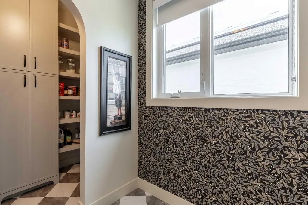 648 Sixmile Crescent S Lethbridge AB T1K 8G4