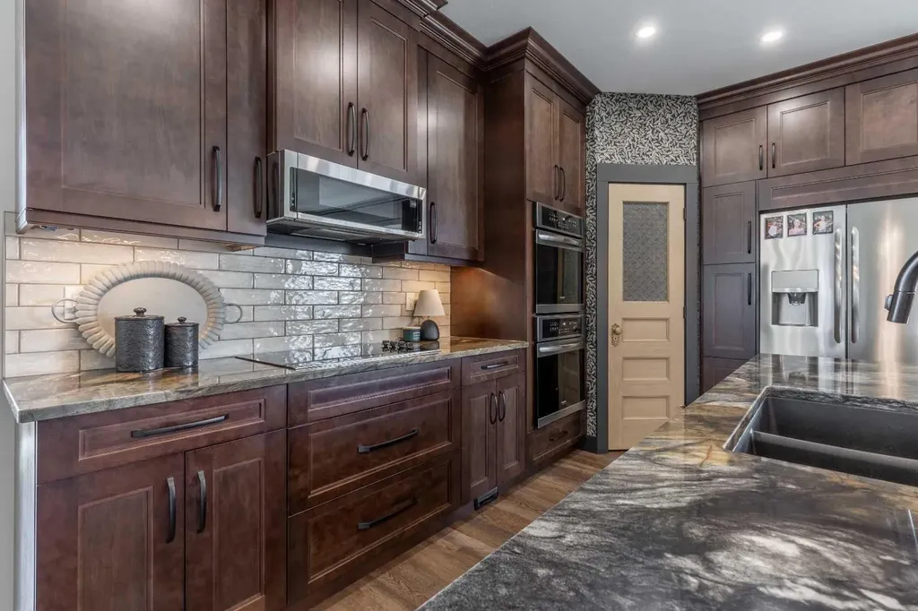 648 Sixmile Crescent S Lethbridge AB T1K 8G4