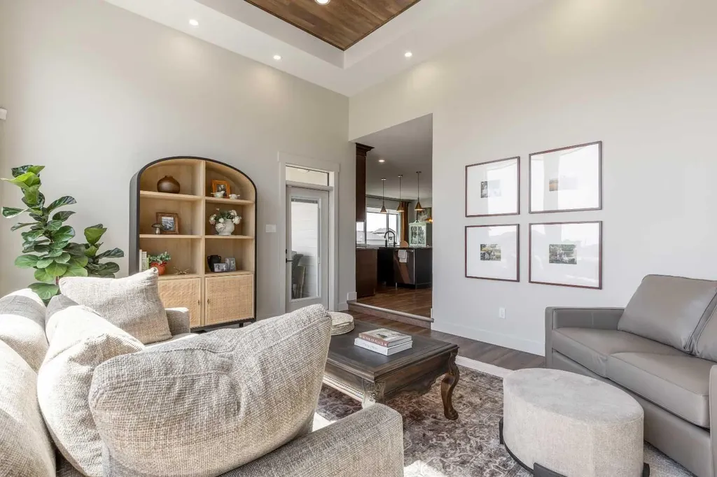 648 Sixmile Crescent S Lethbridge AB T1K 8G4