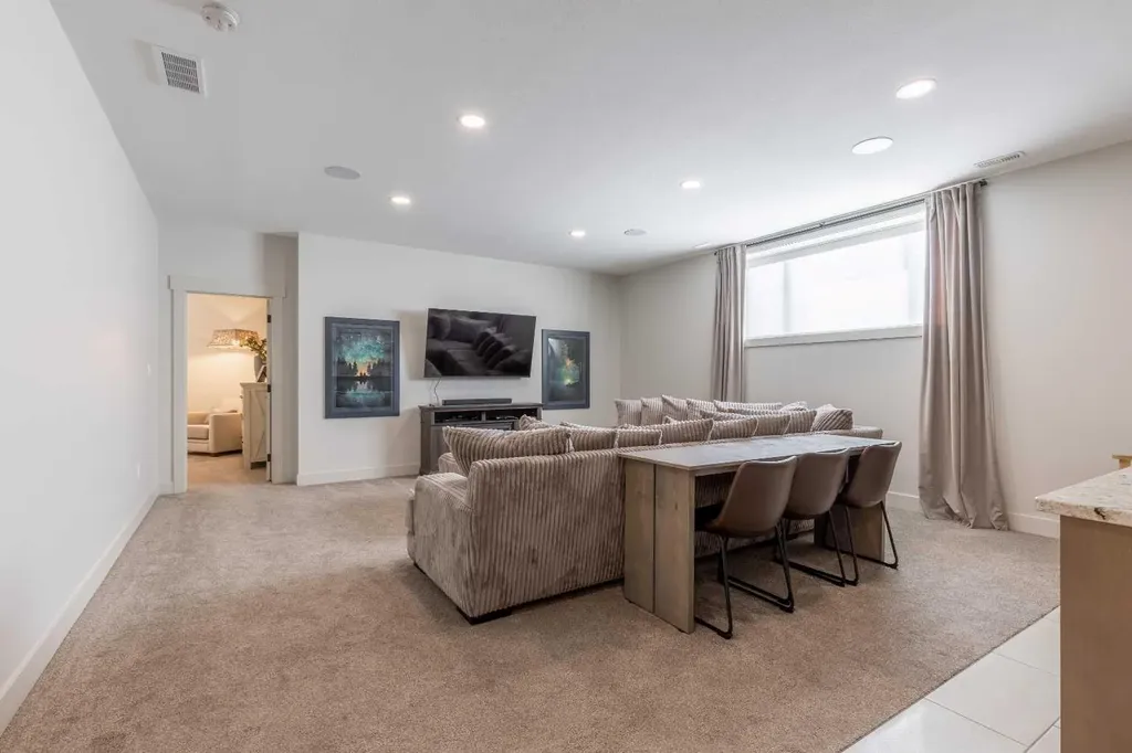 648 Sixmile Crescent S Lethbridge AB T1K 8G4