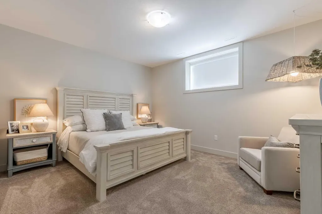 648 Sixmile Crescent S Lethbridge AB T1K 8G4