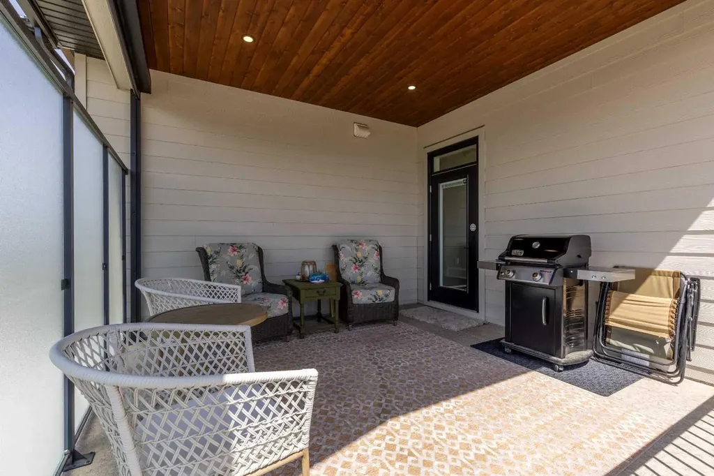 648 Sixmile Crescent S Lethbridge AB T1K 8G4