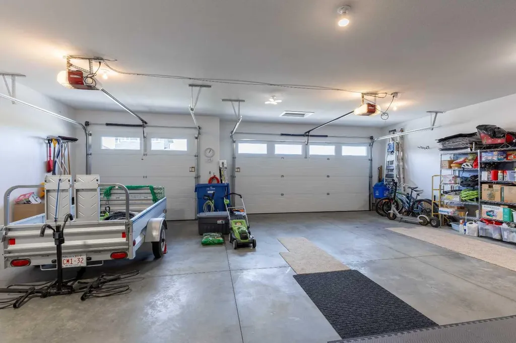 648 Sixmile Crescent S Lethbridge AB T1K 8G4