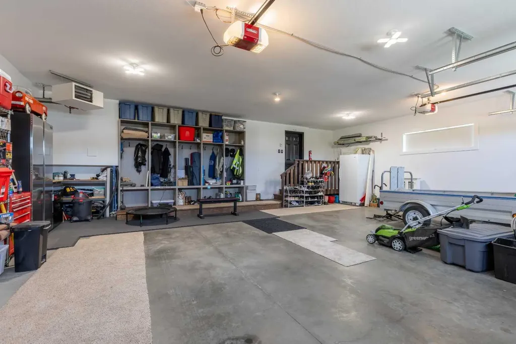648 Sixmile Crescent S Lethbridge AB T1K 8G4