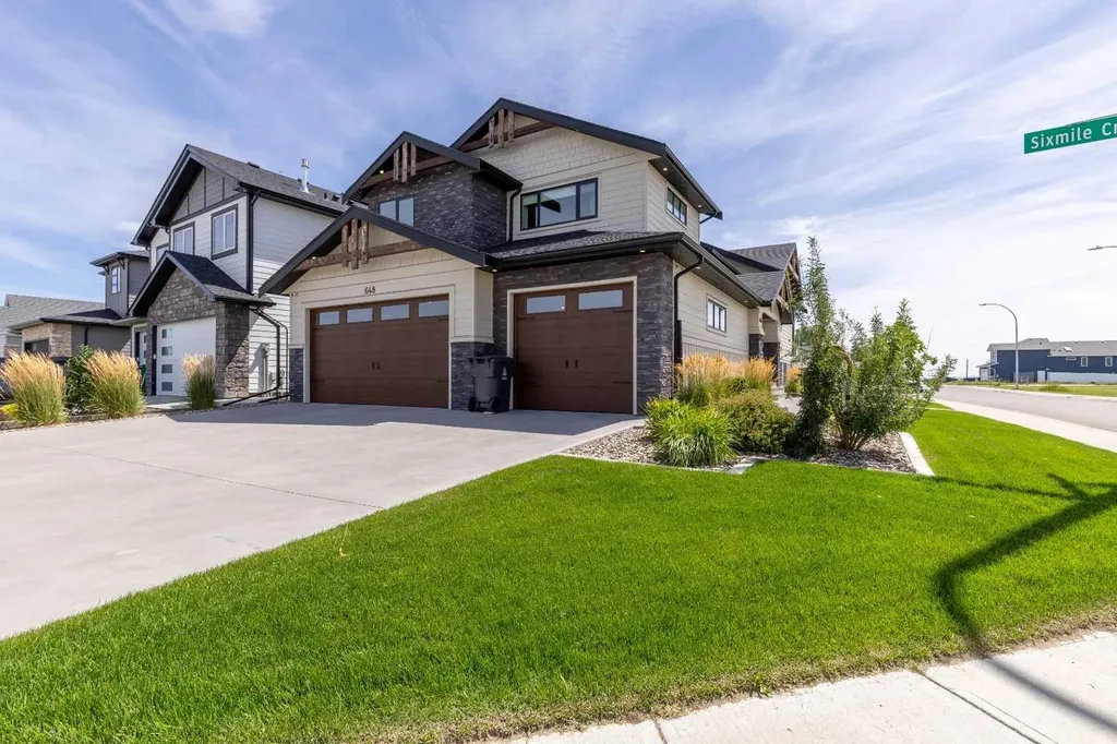 648 Sixmile Crescent S Lethbridge AB T1K 8G4