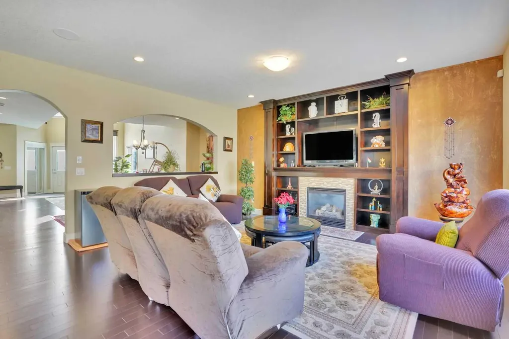 9 Saddlelake Grove NE Calgary AB T3J 0P2