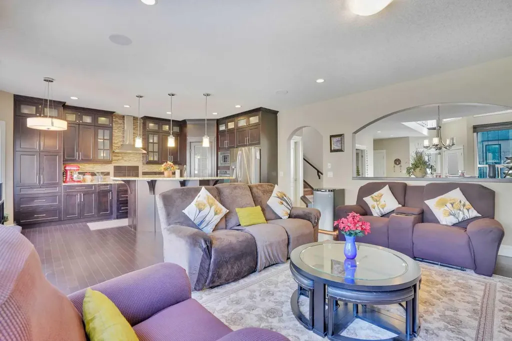 9 Saddlelake Grove NE Calgary AB T3J 0P2