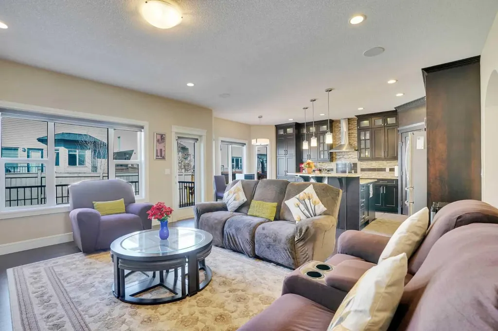 9 Saddlelake Grove NE Calgary AB T3J 0P2