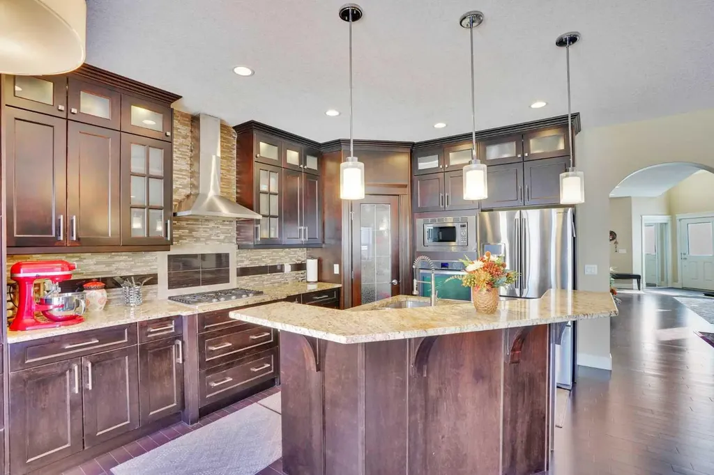 9 Saddlelake Grove NE Calgary AB T3J 0P2