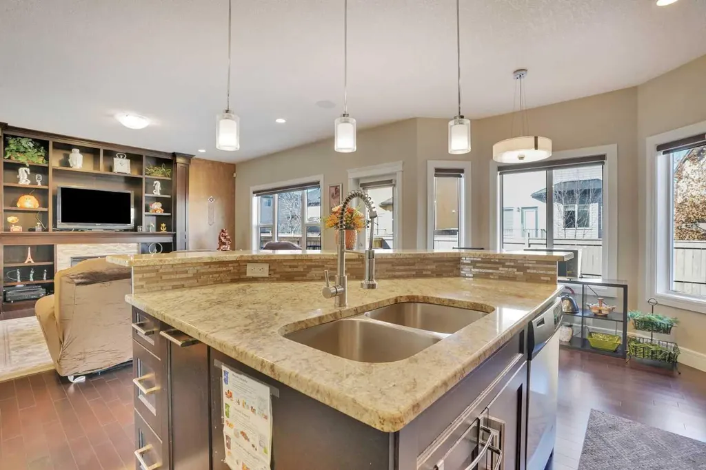 9 Saddlelake Grove NE Calgary AB T3J 0P2
