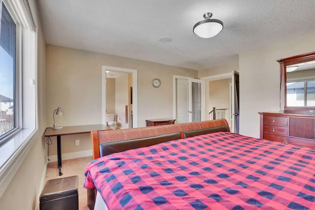 9 Saddlelake Grove NE Calgary AB T3J 0P2